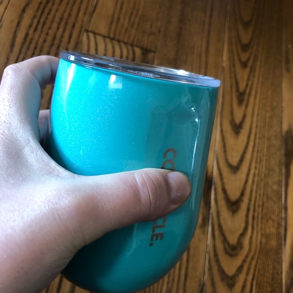 Turquoise 12oz stemless corkcicle cup.  Good for 9hrs cold or 3hr hot - Picture 5 of 8